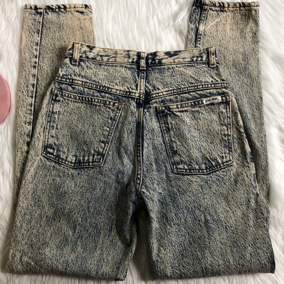 Bonjour Acid-washed High Waisted Mom Jeans - Picture 2 of 7